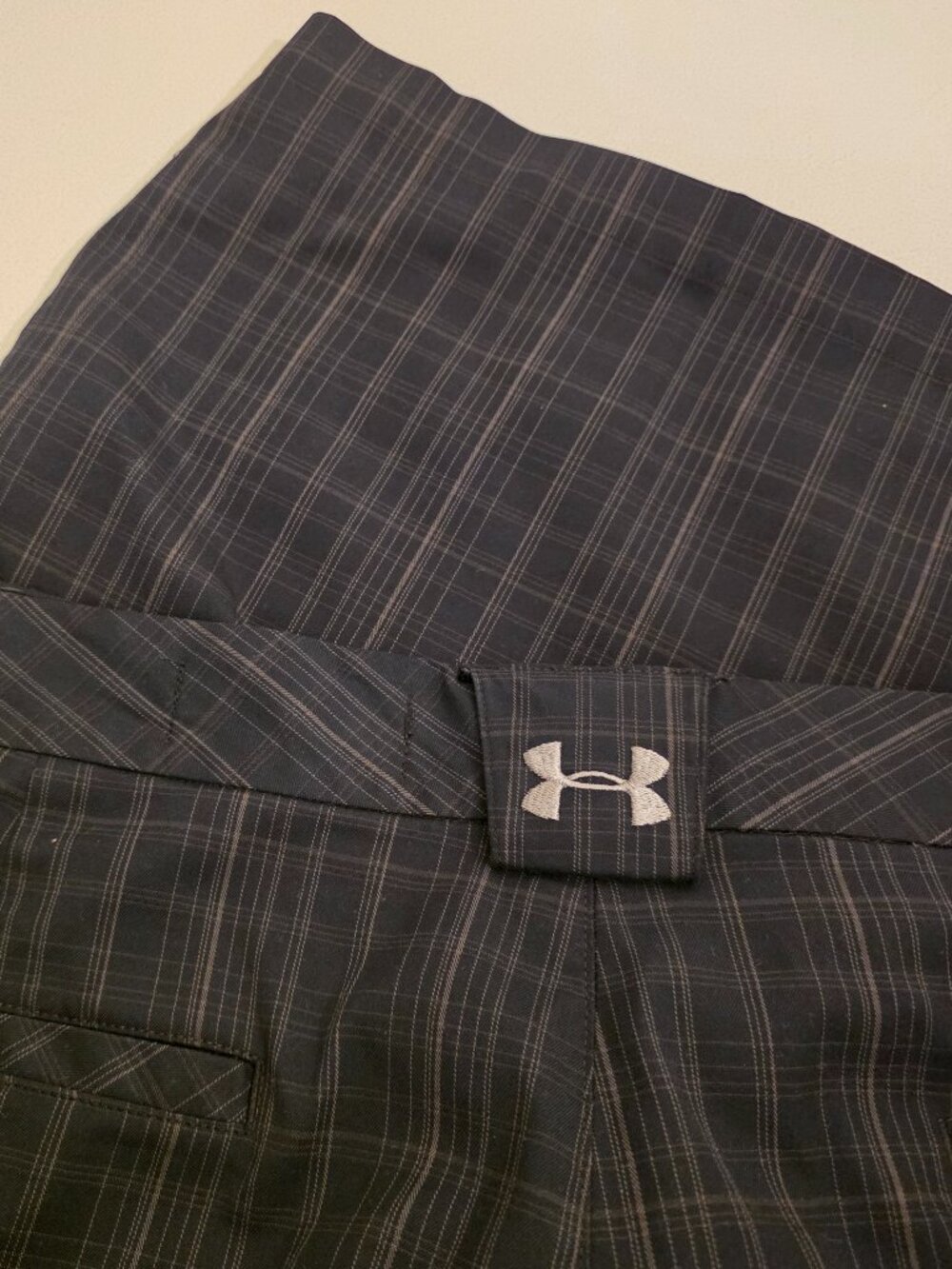 Under Armour Men's Golf Short Size 40 Black Gray Plaid